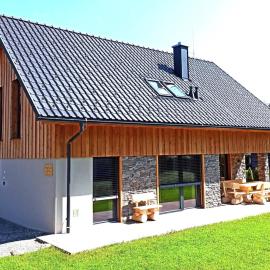 Mountain Chalet Berg-Glück, hotel di Sankt Lorenzen ob Murau