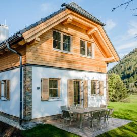 Sperlingnest – hotel w mieście Donnersbachwald