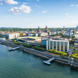 Hilton Mainz, хотел в Майнц