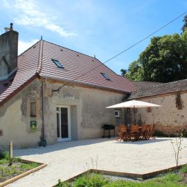 Gîte de charme à la campagne - 6 pers. - FR-1-489-17, hotel in Bagneux