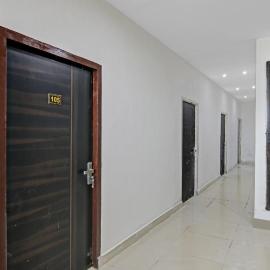 Hotel O Rudra Palace Near Phoenix United Lucknow, hotel v destinácii Alambagh