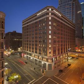Embassy Suites By Hilton Minneapolis Downtown Hotel, hotel en Minneapolis