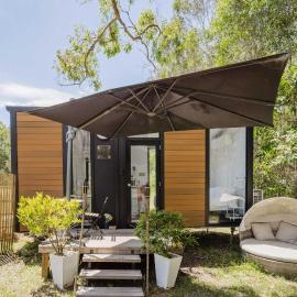 Clarence Farm Stay by Tiny Away, hotel i Maclean