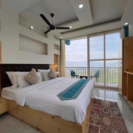 Shree Ram Cottage, Manali - 1,2,3 Bedroom Luxury Cottage Available, hotel di Manāli