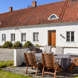 4 Bedroom Nice Home In Trelleborg: Trelleborg şehrinde bir otel