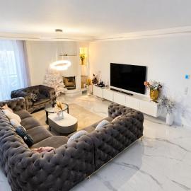 Exklusives 115 m Designer Apartment Kamin Spa-Bad Balkon Lounge Fürth, hotel en Fürth