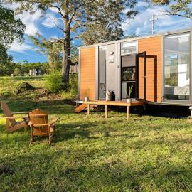 Tiny Creekside Cabin by Tiny Away, hotel in Glenreagh