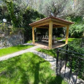 La villetta tra ulivi e colline, hotel a Civezza