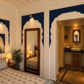 Garh Harsolav, hotel a Harsolāv