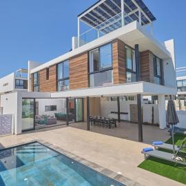 Aqua Pearl Villas, hótel í Protaras