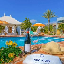 Casa Maria Campos de Velez by Ruralidays، فندق في فيليز-مالاغا
