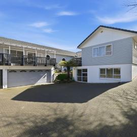 Elevated Escape for Biking, Golfing, Relaxing-swimming pool is only available for summer