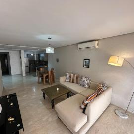 Stylish Apartment in the Heart of Gueliz Marrakech, hotel in Oulad Akkou
