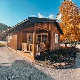 Casteltesino Camping, hotelli kohteessa Castello Tesino