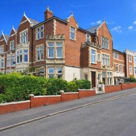 Penthouse 3 Bedroom, Uplands, Parking, Near Beach