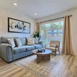 Bright and Vibrant Escape Near Downtown Hotspots