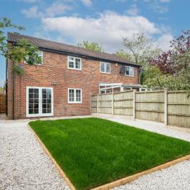 4 Bedroom Family & Contractor House in Colwick, Nottingham - Sleeps 8 - By CircleWay Homes, hotel in Nottingham