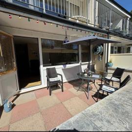 2 Bedroom - Seaside Apartment, hotel in Dawlish Warren