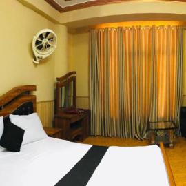 Amparatory Baran Hotel, khách sạn ở Mazari Sharif
