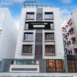 Super Townhouse Oak DLF Newtown Bus Terminal, hotelli Kalkutassa