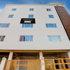Super Townhouse Puri Bypass Crossway Formerly Hotel Pratee Heights, hotelli kohteessa Bhubaneshwar