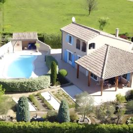 Villa les Mazes, hotel in Vallon-Pont-dʼArc