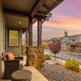 Modern Flagstaff Getaway with Mountain Charm. – hotel w mieście Flagstaff