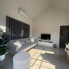 Tiny Home - Hin Lad Waterfall، فندق في Amphoe Koh Samui