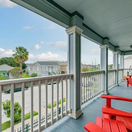 Spacious 2-story house nestled just 3 blocks away from the picturesque seawall
