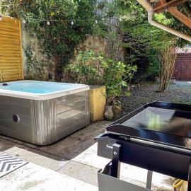 Casa Encanto Spa and Fun Le Mas dAzil, hotel a Le Mas-dʼAzil