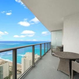 Hollywood Beach Escape - Pool & Views, hotel u gradu Beverley Beach