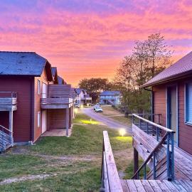 Cozy cottage - Lovely residence with pool, hotel v destinaci Chaveignes