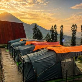 Khanzana Cabin and Camp Telaga Menjer: Kejajar şehrinde bir otel