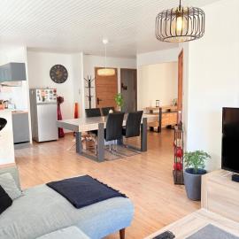 St Cyprien bel appartement au coeur du village clim et wifi, hotel in Saint-Cyprien