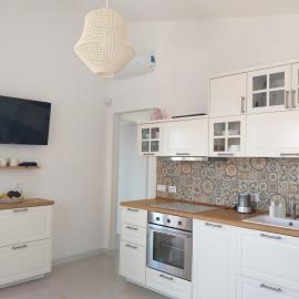 Villa dei Fiori - Panoramic Terrace Apartment with Sea View, Hotel in Reitani