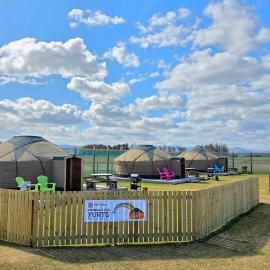 Rainbow's End Yurts, hotel in Dornoch