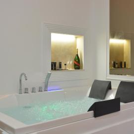 Domus De Cinti Charme Rooms – hotel w mieście Tivoli
