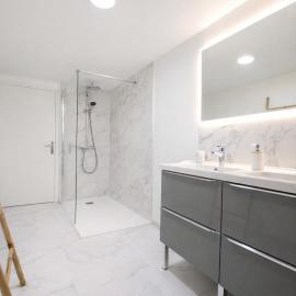 Maison 10 personnes 4 chambre 2 sdb, hotel in Liourdres