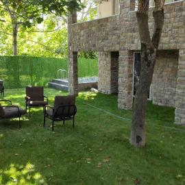 House with a detached garden and heated pool for rent