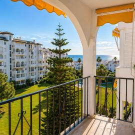 Laguna Beach Haven, Beach, Pools, WiFi, hotel en Torrox