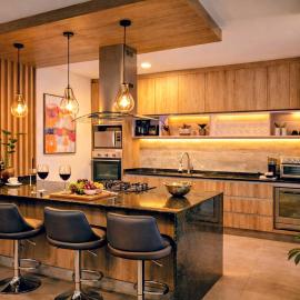 Juriquilla Home, 5 Bedrooms, 3 Community Pool