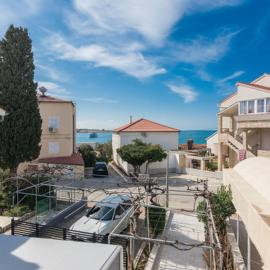 Kuća za odmor Katini dvori, Hotel in Novalja