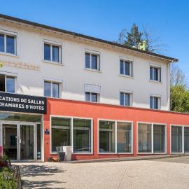 Auberge Les Clôs Des Monts Lyonnais, Hotel in Bessenay