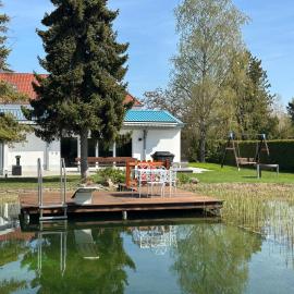 Ferienhaus Biotop - Badeteich, Sauna, Kinoleinwand
