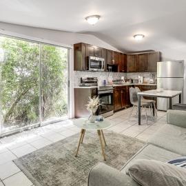 1 Mi to Pennekamp State Park! Family Home w/ Patio, ξενοδοχείο σε Key Largo