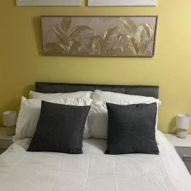 7 The Diamond, hotel in Ballycastle