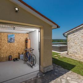 Rustical Stone House Kanfanar with Pool