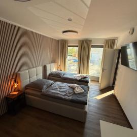 GARLAND Rooms