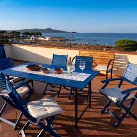 Attico fronte mare: Posada'da bir otel