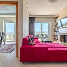 Aurora's apartment eretria